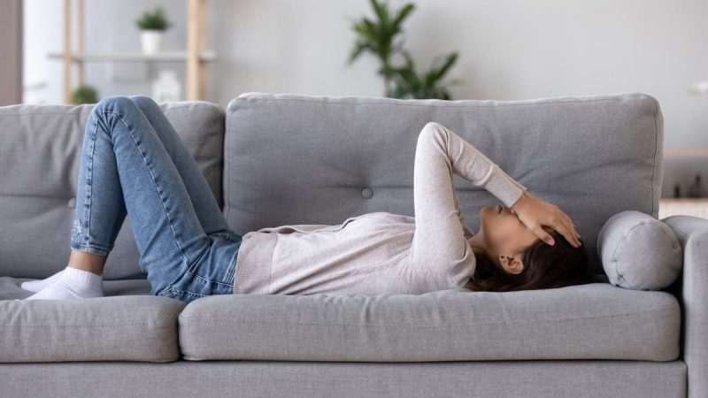 فحص يكشف عن كائنات طفيلية تتلوى داخل معدة شاب 2